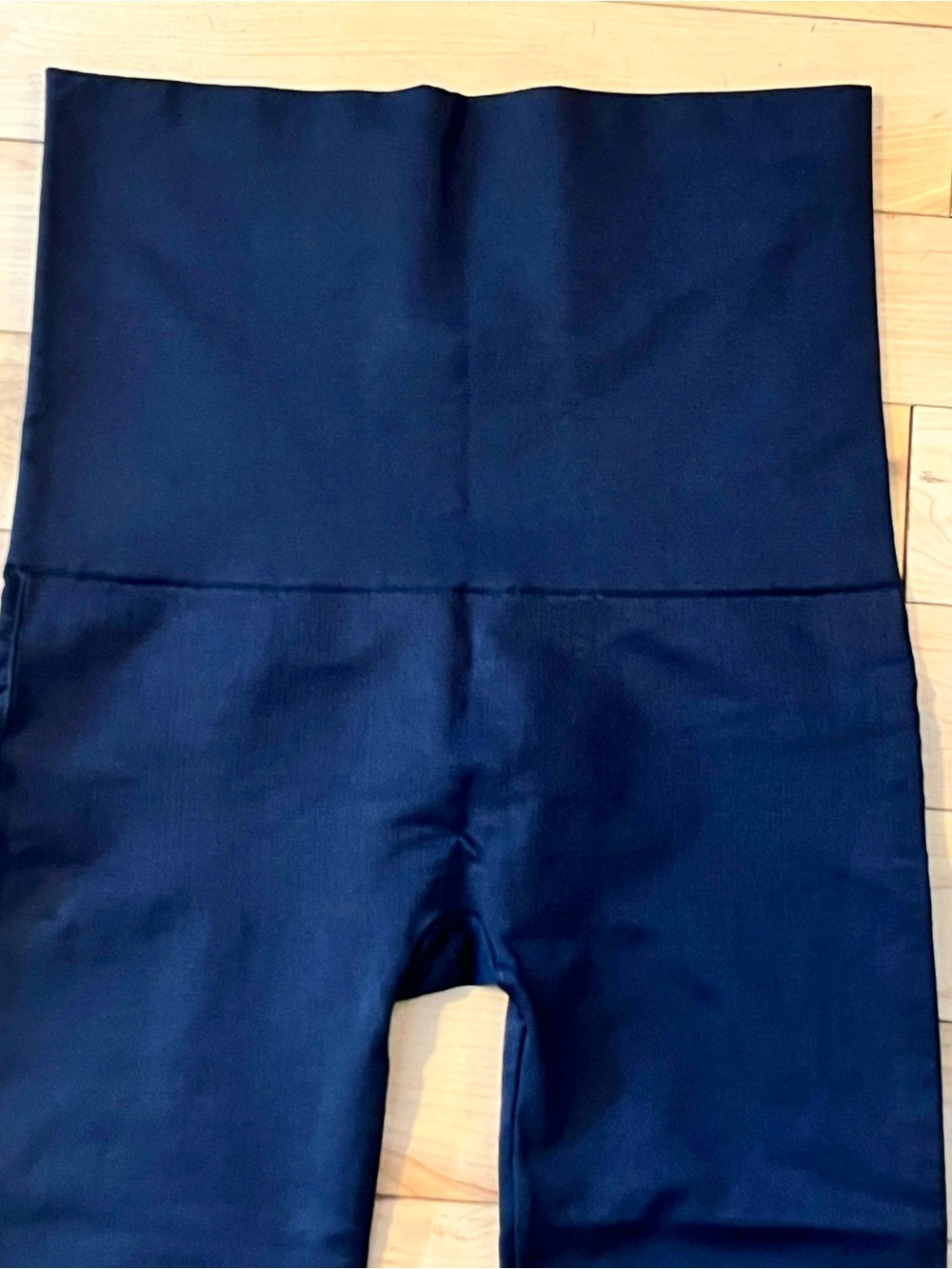 Belly Bandit Mother Tucker® Postpartum Compression Leggings in Black size small - Picture 4 of 7